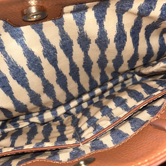 LAST CHANCE! Urban Expressions Bag! - Picture 6 of 13